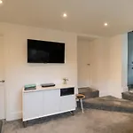 Daisy's Den דירה *