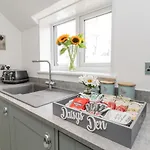 Daisy's Den *