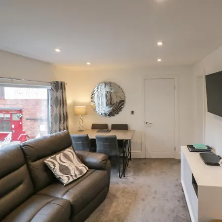 Daisy's Den * Whitby